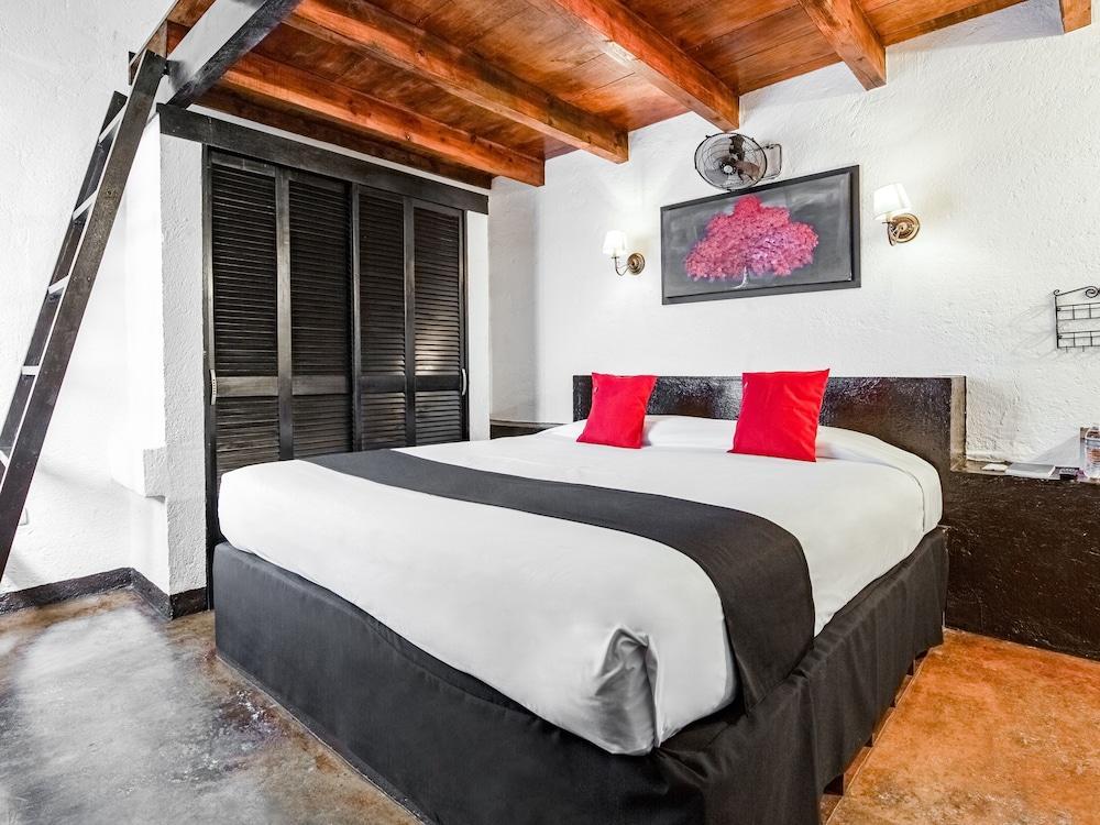Casa Molina Hotel